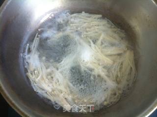 冻豆腐粉条金针菇的做法步骤:4