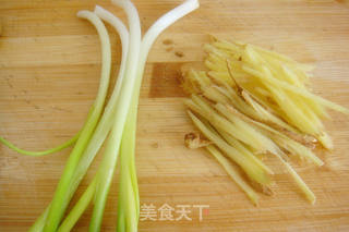 湖北家乡菜--清蒸武昌鱼的做法步骤:2