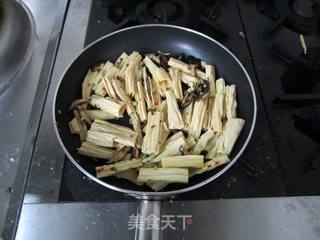 私房素烧腐竹的做法步骤:5