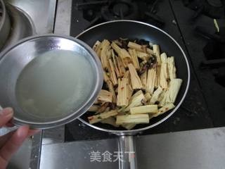私房素烧腐竹的做法步骤:6
