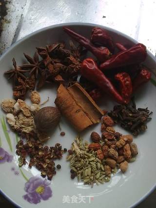 卤肥肠的做法步骤：3