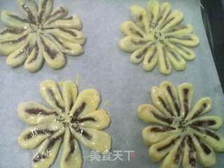 喜迎中秋——红豆沙菊花酥的做法步骤:15
