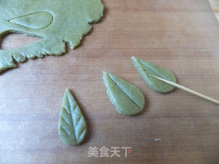 女生喜欢的那魅惑的紫色----紫薯花饼干的做法步骤:13