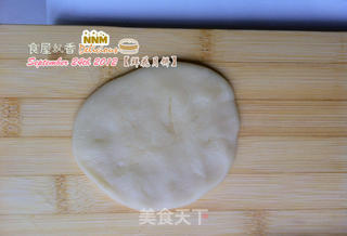 玫瑰园中的感觉——玫瑰鲜花月饼的做法步骤:7