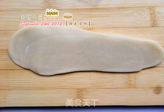 玫瑰园中的感觉——玫瑰鲜花月饼的做法步骤:10