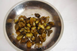 酸黄瓜炒肉片的做法步骤：1