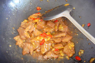 酸黄瓜炒肉片的做法步骤：6