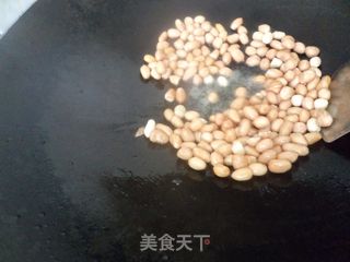 下酒配菜——五香花生米的做法步骤：2