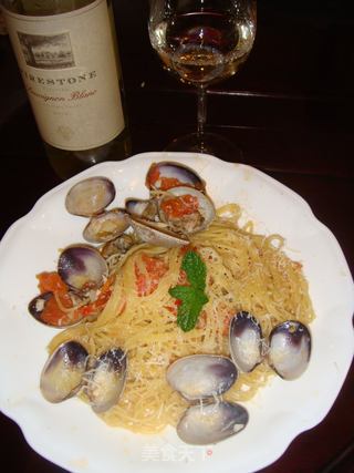 蒸蛤蜊和西紅柿意大利面 （Steamed Clams and Tomatoes with Pasta ）的做法步骤：9