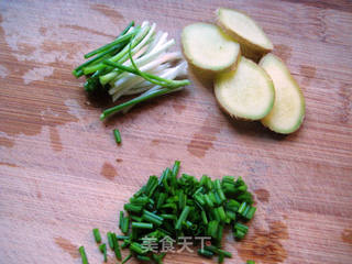 秋食板栗,健胃补肾——栗子烧鸡的做法步骤:2