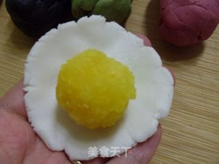 愤怒的小鸟糯米丸的做法步骤:9
