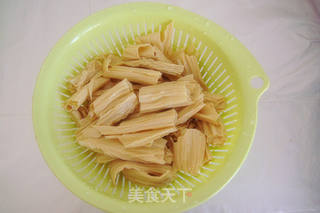 茶树菇烧腐竹的做法步骤:5
