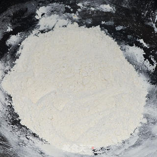 月圆时,品月尝鲜------香辣牛肉月饼【酥皮的!够酥的!】的做法步骤:8