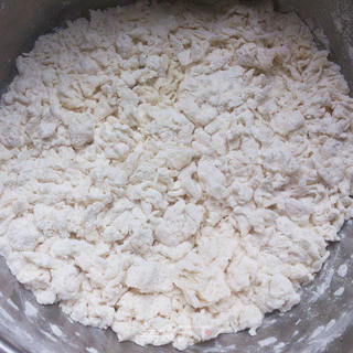 月圆时,品月尝鲜------香辣牛肉月饼【酥皮的!够酥的!】的做法步骤:21