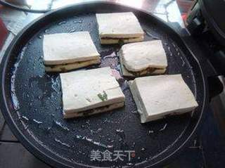 电饼铛烤傣味豆腐的做法步骤:7