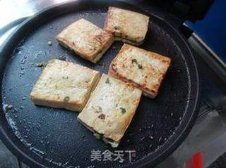 电饼铛烤傣味豆腐的做法步骤:8