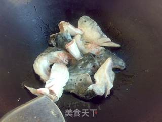 【金格勒酱】之酱烧:酱烧三文鱼头的做法步骤:4