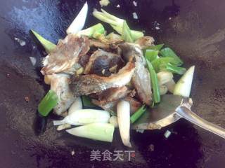 【金格勒酱】之酱烧:酱烧三文鱼头的做法步骤:7