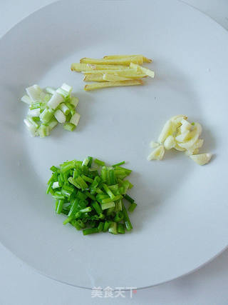 【麻辣鸡腿豆腐】的做法步骤：2