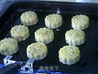 果仁玫瑰月饼的做法步骤:19