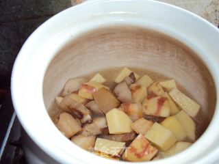 回锅肉烧土豆的做法步骤:10
