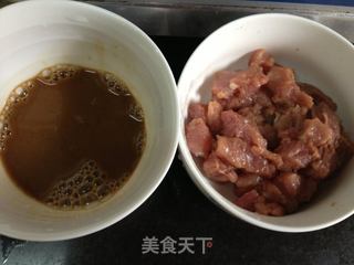 宫爆肉丁的做法步骤:3