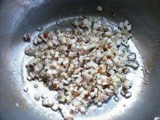 比肉更好吃——双菇炸酱面的做法步骤:5