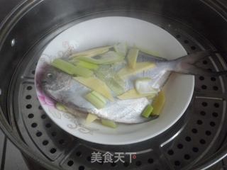 清蒸平鱼的做法步骤：7