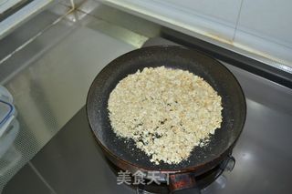 【沸腾你的美食梦想】-【焦糖燕麦芝麻糖】的做法步骤：2