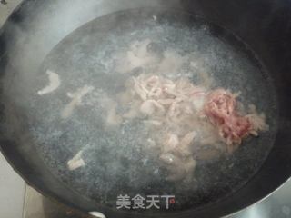 白灼里脊的做法步骤：7