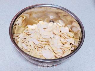 预热中秋之~~【三色馅广式月饼】的做法步骤:3