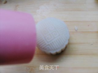 这种月饼超好吃——杏仁巧克力冰皮月饼的做法步骤:12