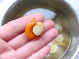教你蒸出细腻嫩滑的蛋羹——扇贝肉蛋羹的做法步骤:2