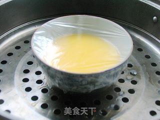 教你蒸出细腻嫩滑的蛋羹——扇贝肉蛋羹的做法步骤:7
