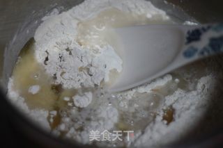 杏仁酥，酥条-叠被子的做法步骤：1