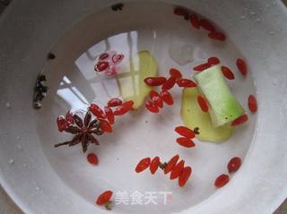 枸杞芝麻虾的做法步骤:5