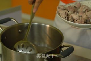 糖醋排骨的做法步骤：2