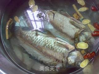 党参玉竹鲫鱼汤的做法步骤：4