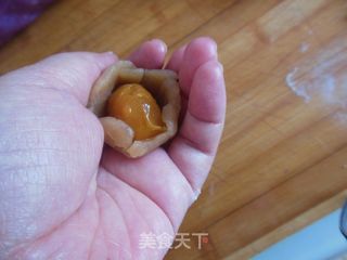 莲蓉蛋黄冰皮月饼的做法步骤：13