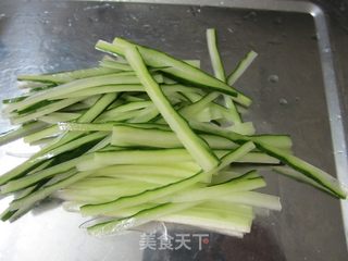 蜜汁青瓜雪梨丝的做法步骤:3