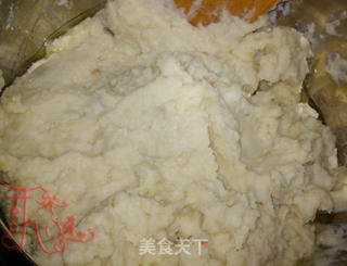 莲蓉蛋黄月饼的做法步骤:3