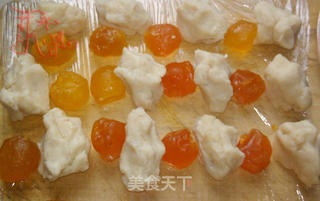 莲蓉蛋黄月饼的做法步骤:12