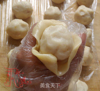 莲蓉蛋黄月饼的做法步骤:14