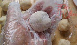 莲蓉蛋黄月饼的做法步骤:15