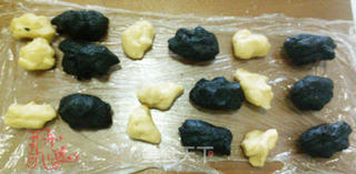 黑芝麻月饼-能看到芝麻粒的做法步骤:8