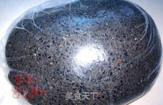 黑芝麻月饼-能看到芝麻粒的做法步骤:4