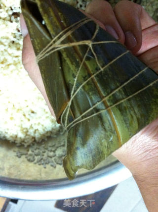 红糖豆沙枣子粽的做法步骤:7