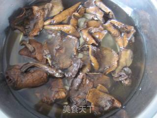 松菇鸡汤的做法步骤:2