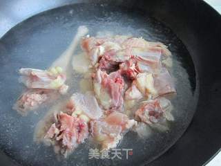 土鸡焖花卷——新疆味道的做法步骤:3
