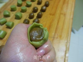 青红丝老老式月饼的做法步骤：12